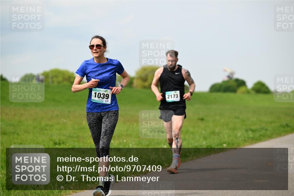 10.05.2026 - 8. Wedeler Halbmarathon Dr. Thomas Lammeyer http://msf.ph/oto/9707409 10.05.2026 11:59:15 Laufen 1039, 2173 meine-sportfotos.de