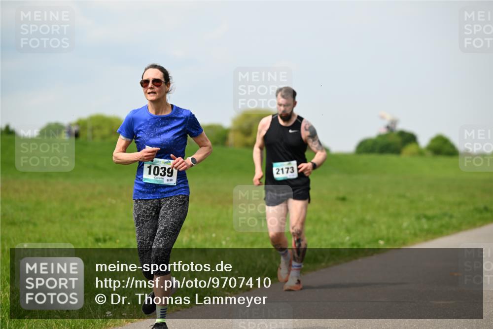 10.05.2026 - 8. Wedeler Halbmarathon Dr. Thomas Lammeyer http://msf.ph/oto/9707410 10.05.2026 11:59:16 Laufen 1039, 2173 meine-sportfotos.de