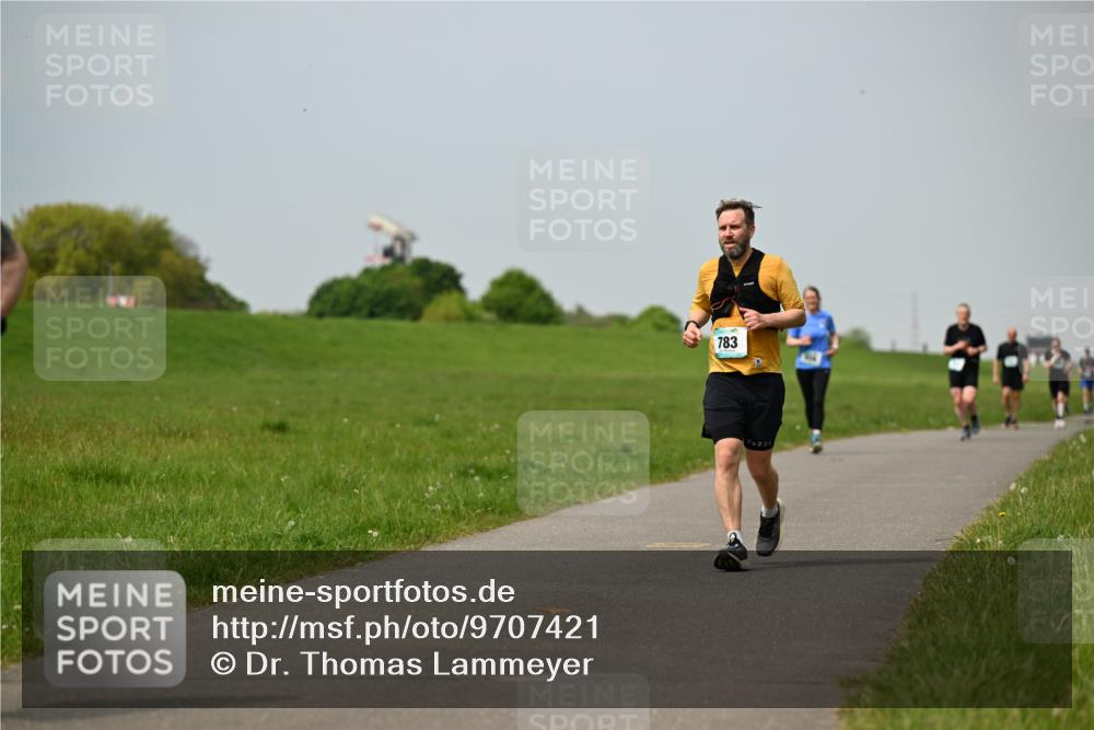 10.05.2026 - 8. Wedeler Halbmarathon Dr. Thomas Lammeyer http://msf.ph/oto/9707421 10.05.2026 11:59:17 Laufen 783, 220 meine-sportfotos.de