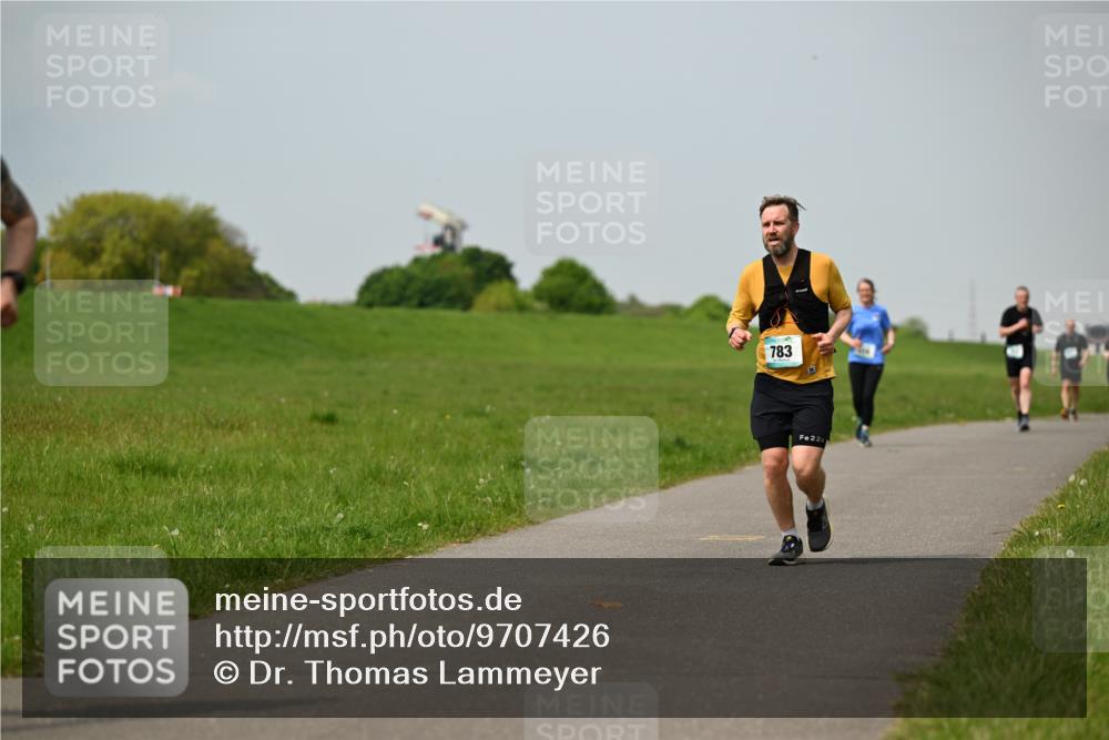10.05.2026 - 8. Wedeler Halbmarathon Dr. Thomas Lammeyer http://msf.ph/oto/9707426 10.05.2026 11:59:17 Laufen 783, 220 meine-sportfotos.de