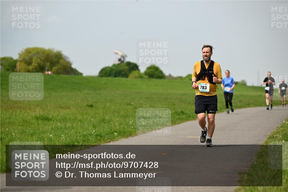 10.05.2026 - 8. Wedeler Halbmarathon Dr. Thomas Lammeyer http://msf.ph/oto/9707428 10.05.2026 11:59:17 Laufen 783 meine-sportfotos.de
