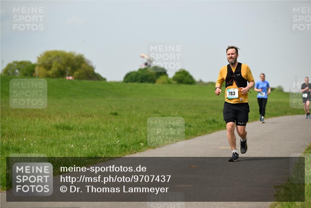 10.05.2026 - 8. Wedeler Halbmarathon Dr. Thomas Lammeyer http://msf.ph/oto/9707437 10.05.2026 11:59:18 Laufen 783, 220 meine-sportfotos.de