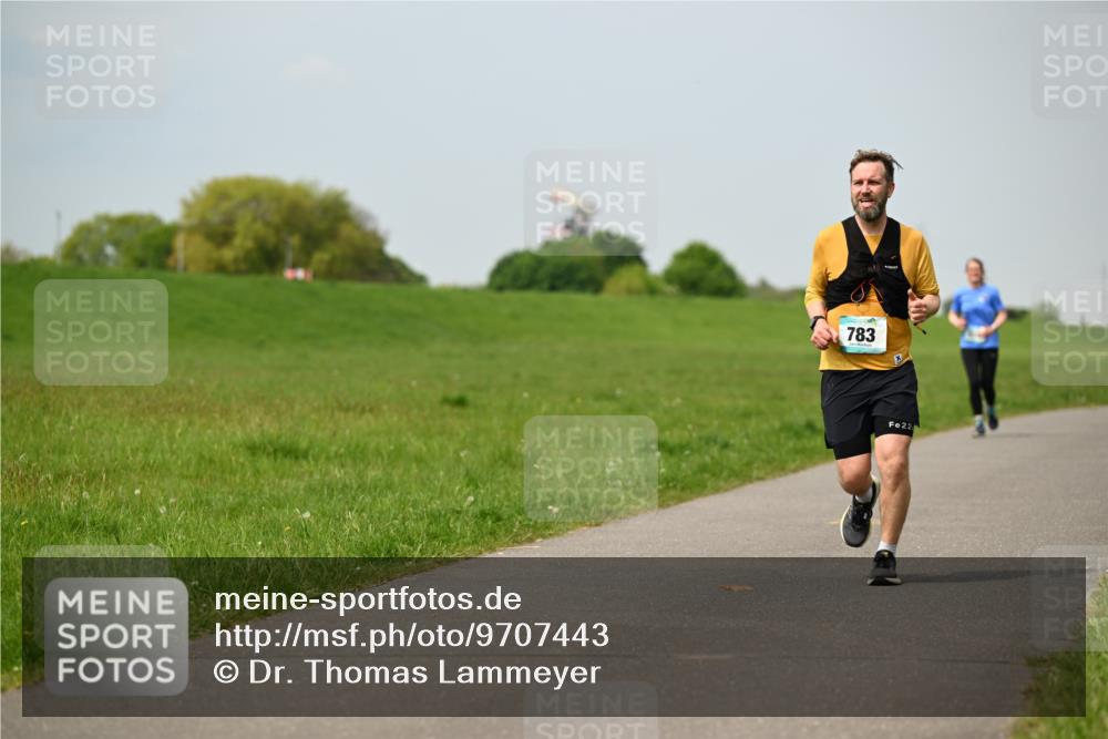 10.05.2026 - 8. Wedeler Halbmarathon Dr. Thomas Lammeyer http://msf.ph/oto/9707443 10.05.2026 11:59:18 Laufen 783 meine-sportfotos.de