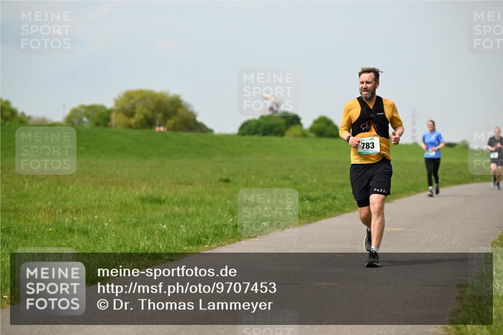 10.05.2026 - 8. Wedeler Halbmarathon Dr. Thomas Lammeyer http://msf.ph/oto/9707453 10.05.2026 11:59:19 Laufen 783, 226 meine-sportfotos.de