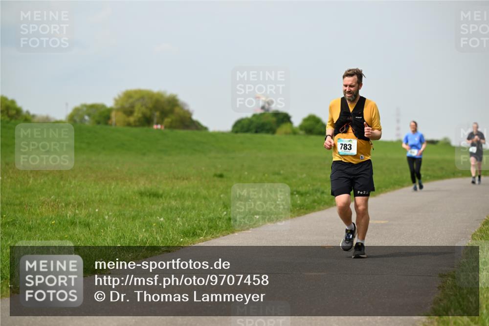 10.05.2026 - 8. Wedeler Halbmarathon Dr. Thomas Lammeyer http://msf.ph/oto/9707458 10.05.2026 11:59:19 Laufen 783 meine-sportfotos.de