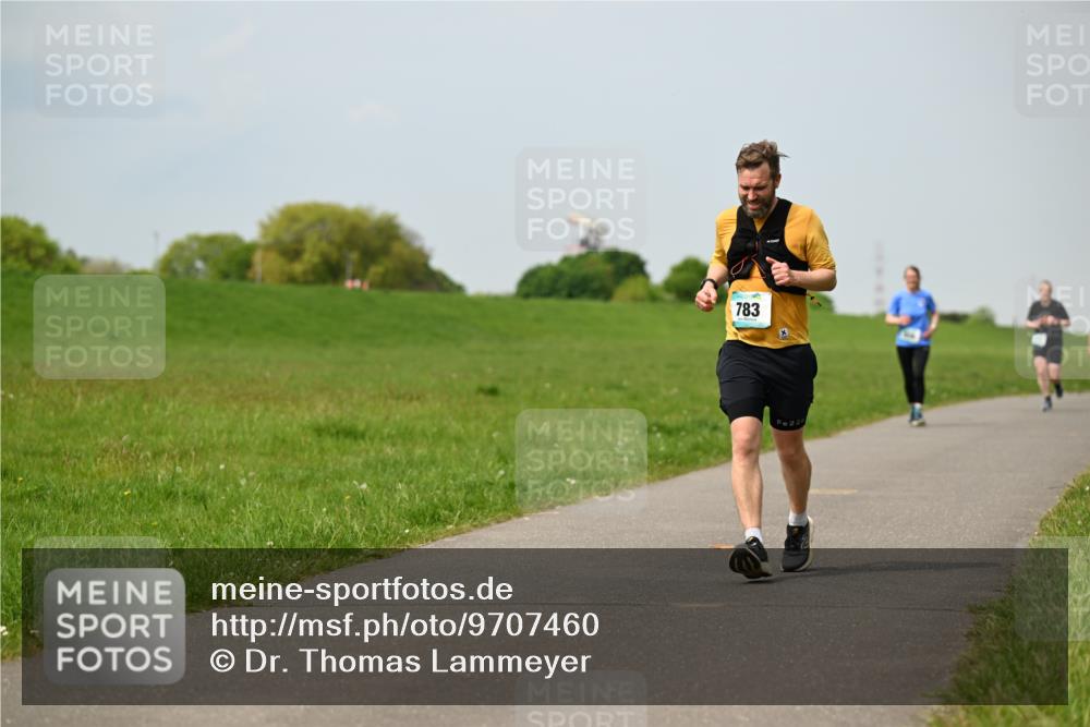 10.05.2026 - 8. Wedeler Halbmarathon Dr. Thomas Lammeyer http://msf.ph/oto/9707460 10.05.2026 11:59:19 Laufen 783 meine-sportfotos.de