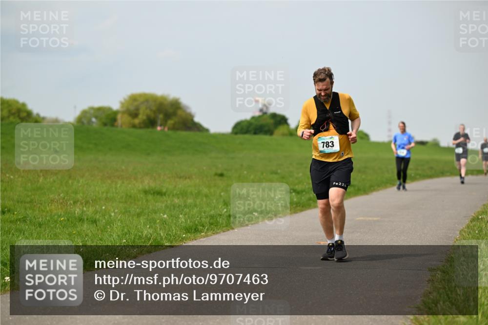10.05.2026 - 8. Wedeler Halbmarathon Dr. Thomas Lammeyer http://msf.ph/oto/9707463 10.05.2026 11:59:19 Laufen 783, 226 meine-sportfotos.de