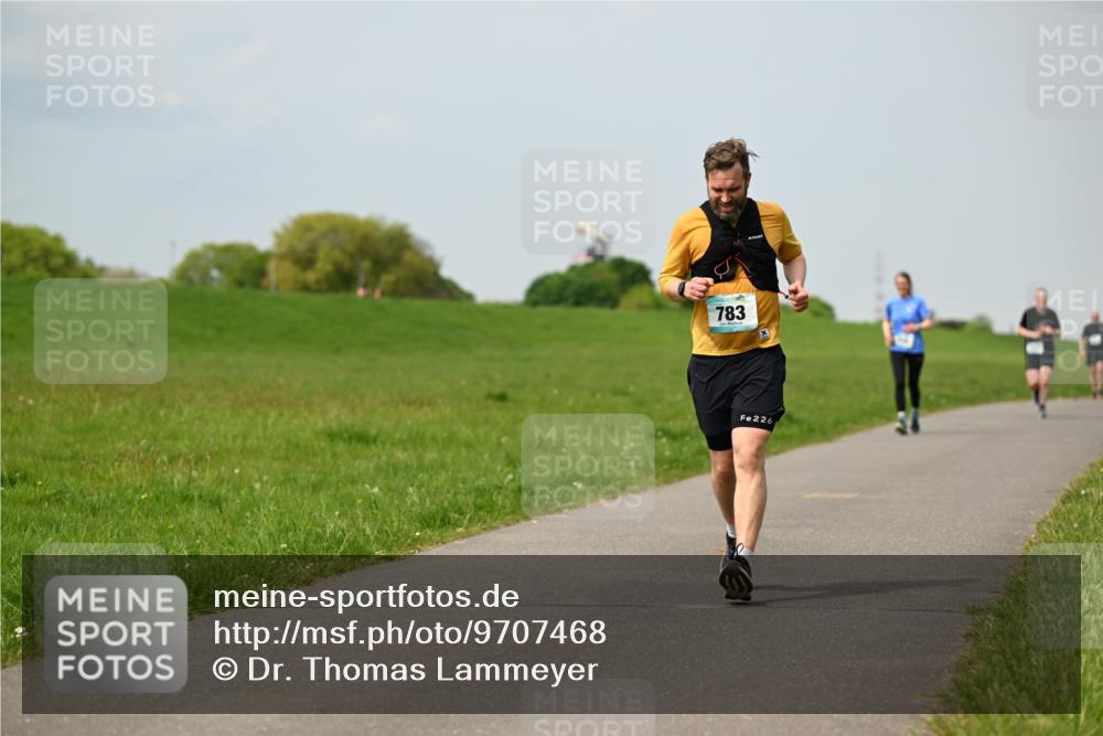 10.05.2026 - 8. Wedeler Halbmarathon Dr. Thomas Lammeyer http://msf.ph/oto/9707468 10.05.2026 11:59:19 Laufen 783, 226 meine-sportfotos.de