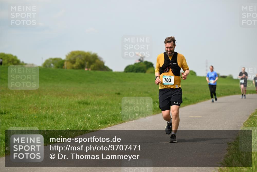10.05.2026 - 8. Wedeler Halbmarathon Dr. Thomas Lammeyer http://msf.ph/oto/9707471 10.05.2026 11:59:19 Laufen 783 meine-sportfotos.de