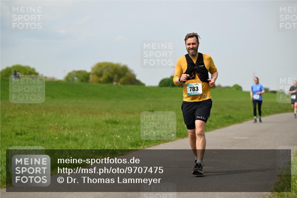 10.05.2026 - 8. Wedeler Halbmarathon Dr. Thomas Lammeyer http://msf.ph/oto/9707475 10.05.2026 11:59:20 Laufen 783, 226 meine-sportfotos.de