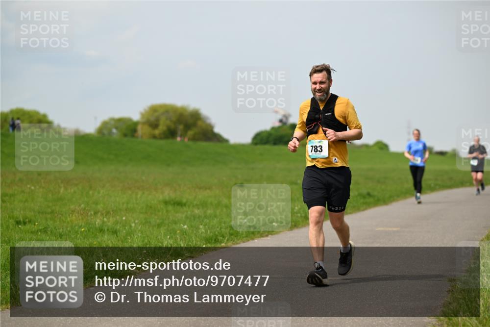 10.05.2026 - 8. Wedeler Halbmarathon Dr. Thomas Lammeyer http://msf.ph/oto/9707477 10.05.2026 11:59:20 Laufen 783, 226 meine-sportfotos.de
