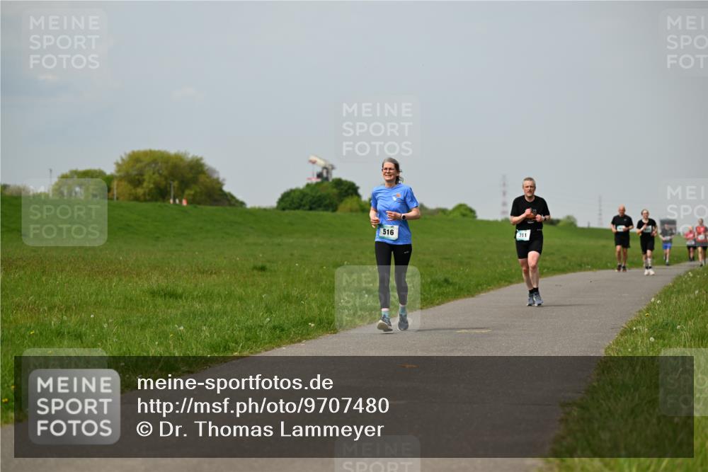10.05.2026 - 8. Wedeler Halbmarathon Dr. Thomas Lammeyer http://msf.ph/oto/9707480 10.05.2026 11:59:25 Laufen 516, 311 meine-sportfotos.de