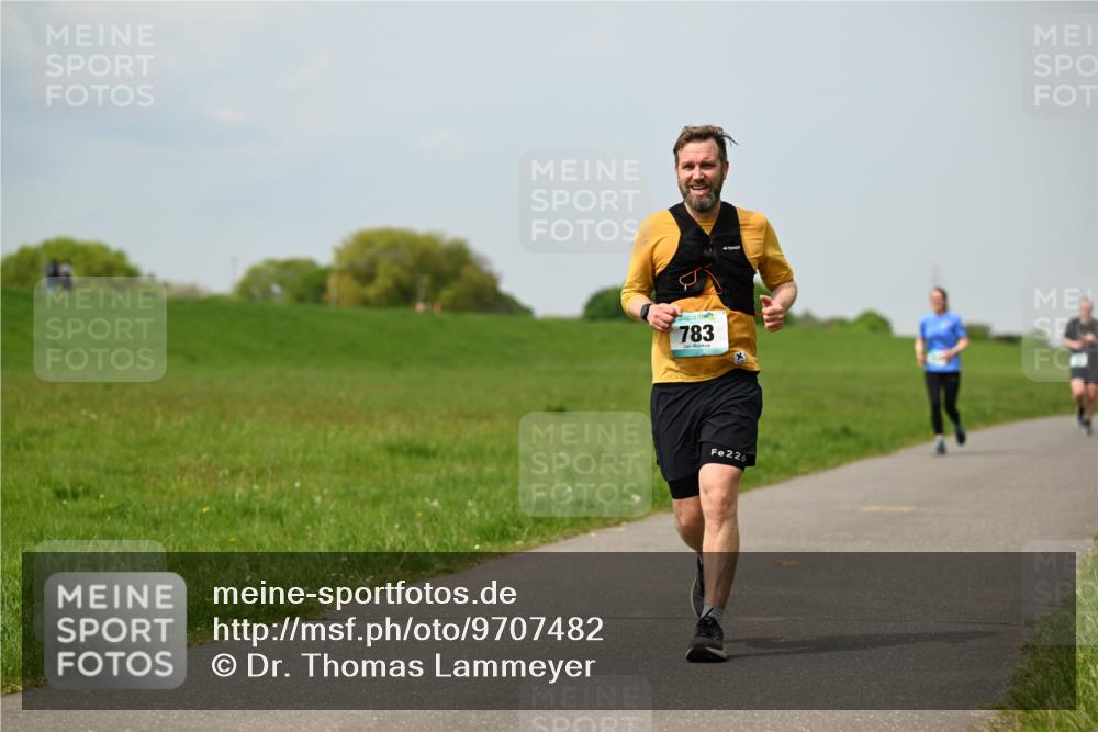 10.05.2026 - 8. Wedeler Halbmarathon Dr. Thomas Lammeyer http://msf.ph/oto/9707482 10.05.2026 11:59:20 Laufen 783, 226 meine-sportfotos.de