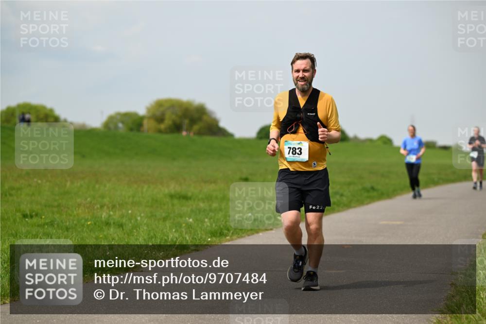 10.05.2026 - 8. Wedeler Halbmarathon Dr. Thomas Lammeyer http://msf.ph/oto/9707484 10.05.2026 11:59:20 Laufen 783 meine-sportfotos.de