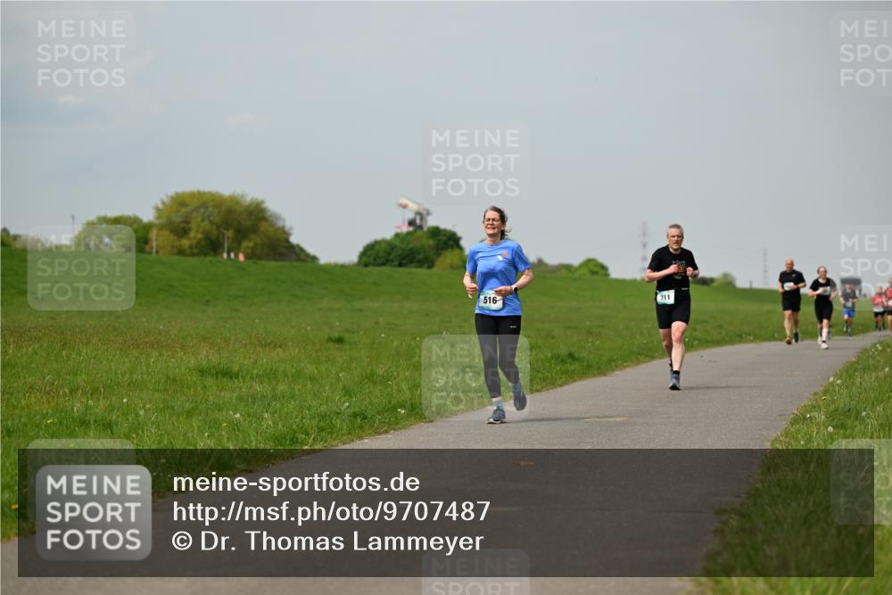 10.05.2026 - 8. Wedeler Halbmarathon Dr. Thomas Lammeyer http://msf.ph/oto/9707487 10.05.2026 11:59:25 Laufen 516, 311 meine-sportfotos.de