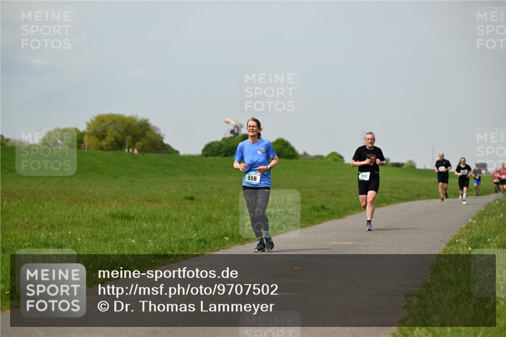 10.05.2026 - 8. Wedeler Halbmarathon Dr. Thomas Lammeyer http://msf.ph/oto/9707502 10.05.2026 11:59:26 Laufen 516, 311 meine-sportfotos.de