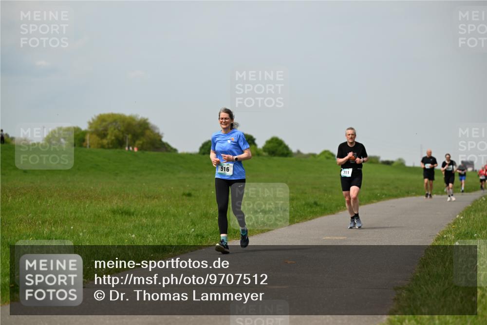 10.05.2026 - 8. Wedeler Halbmarathon Dr. Thomas Lammeyer http://msf.ph/oto/9707512 10.05.2026 11:59:26 Laufen 516, 311 meine-sportfotos.de