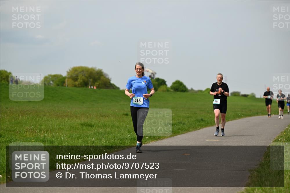 10.05.2026 - 8. Wedeler Halbmarathon Dr. Thomas Lammeyer http://msf.ph/oto/9707523 10.05.2026 11:59:27 Laufen 516, 311 meine-sportfotos.de