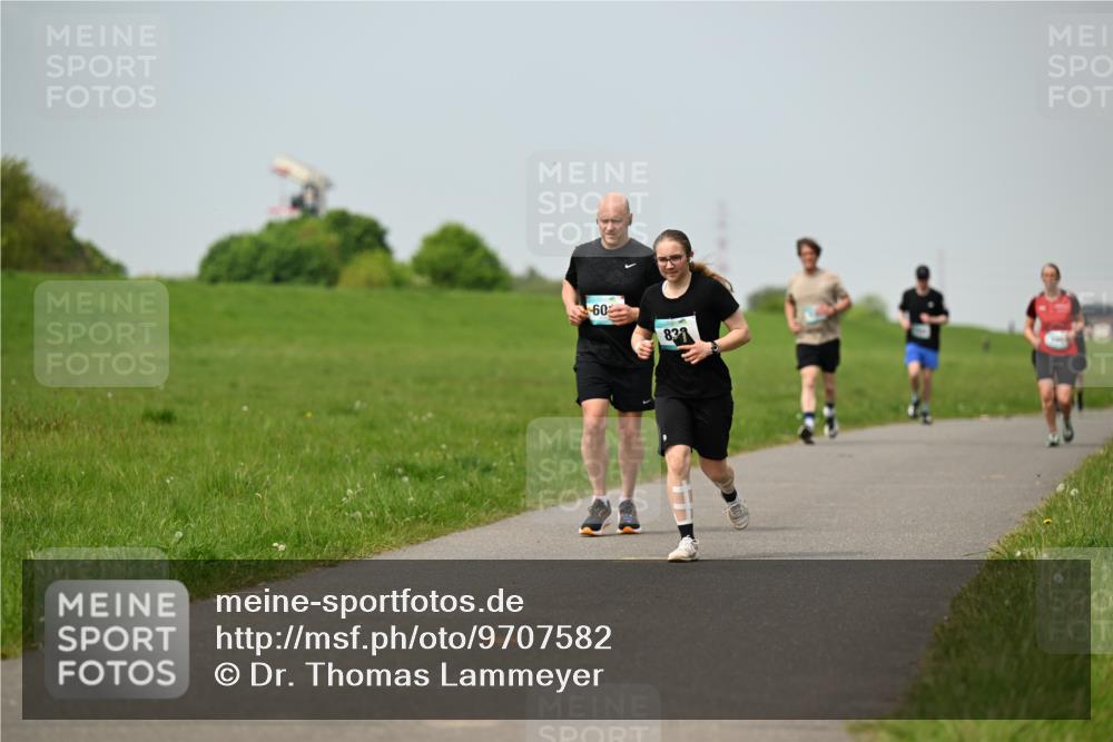 10.05.2026 - 8. Wedeler Halbmarathon Dr. Thomas Lammeyer http://msf.ph/oto/9707582 10.05.2026 11:59:37 Laufen  meine-sportfotos.de