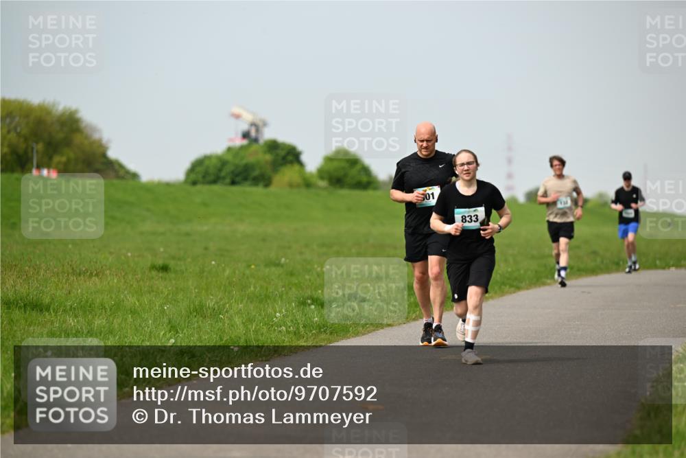 10.05.2026 - 8. Wedeler Halbmarathon Dr. Thomas Lammeyer http://msf.ph/oto/9707592 10.05.2026 11:59:38 Laufen 833 meine-sportfotos.de