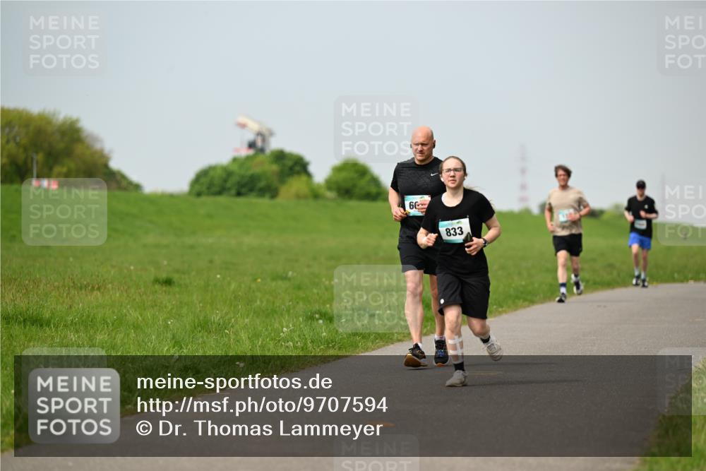 10.05.2026 - 8. Wedeler Halbmarathon Dr. Thomas Lammeyer http://msf.ph/oto/9707594 10.05.2026 11:59:38 Laufen 833 meine-sportfotos.de