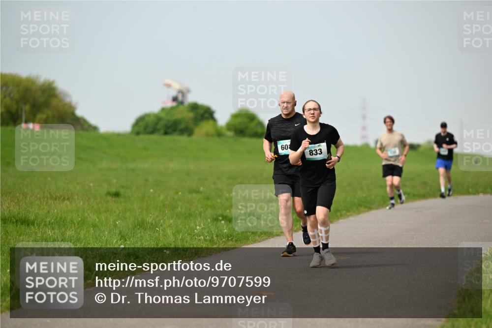 10.05.2026 - 8. Wedeler Halbmarathon Dr. Thomas Lammeyer http://msf.ph/oto/9707599 10.05.2026 11:59:38 Laufen 833 meine-sportfotos.de