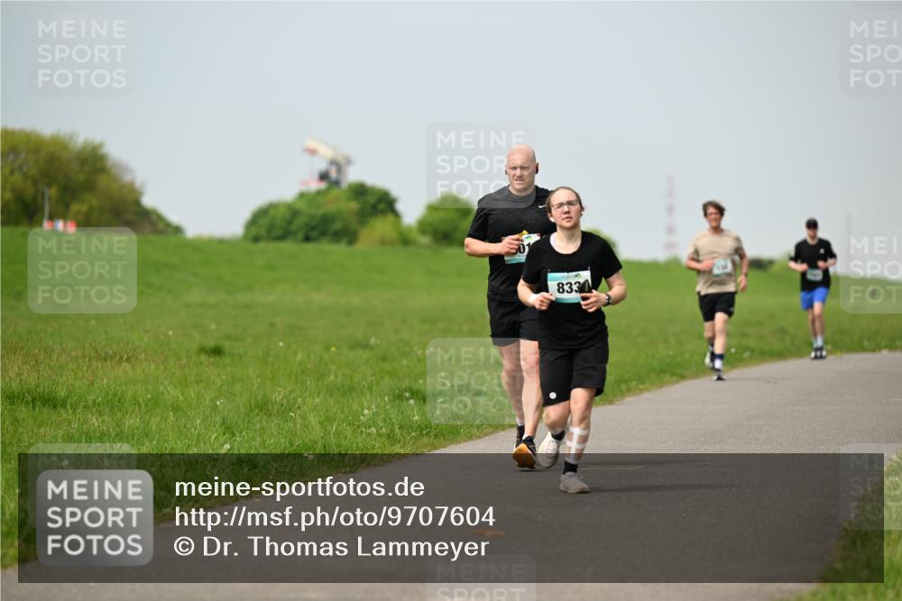 10.05.2026 - 8. Wedeler Halbmarathon Dr. Thomas Lammeyer http://msf.ph/oto/9707604 10.05.2026 11:59:39 Laufen 833 meine-sportfotos.de