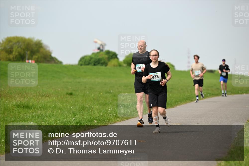 10.05.2026 - 8. Wedeler Halbmarathon Dr. Thomas Lammeyer http://msf.ph/oto/9707611 10.05.2026 11:59:39 Laufen 333 meine-sportfotos.de