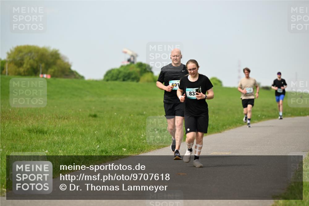 10.05.2026 - 8. Wedeler Halbmarathon Dr. Thomas Lammeyer http://msf.ph/oto/9707618 10.05.2026 11:59:39 Laufen 501, 833 meine-sportfotos.de