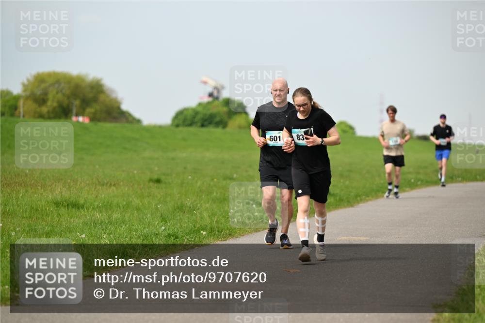10.05.2026 - 8. Wedeler Halbmarathon Dr. Thomas Lammeyer http://msf.ph/oto/9707620 10.05.2026 11:59:40 Laufen 601 meine-sportfotos.de