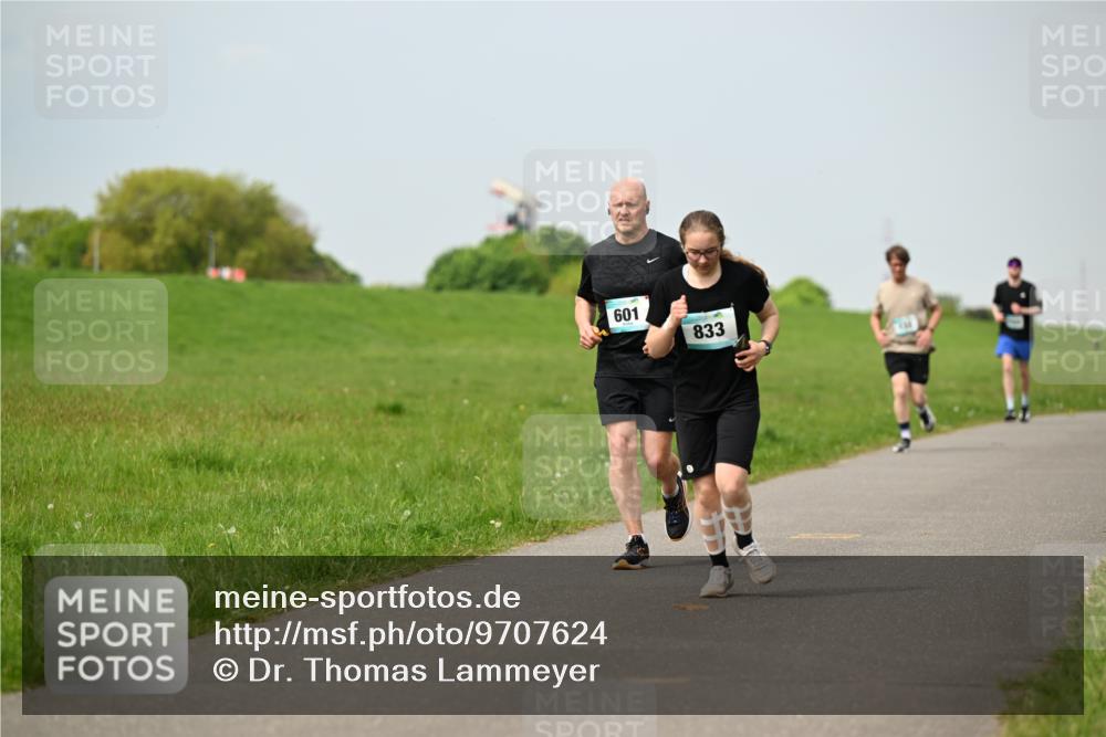 10.05.2026 - 8. Wedeler Halbmarathon Dr. Thomas Lammeyer http://msf.ph/oto/9707624 10.05.2026 11:59:40 Laufen 601, 833 meine-sportfotos.de