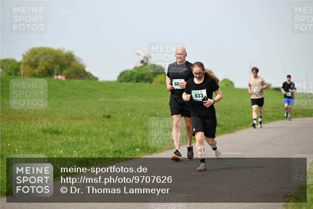 10.05.2026 - 8. Wedeler Halbmarathon Dr. Thomas Lammeyer http://msf.ph/oto/9707626 10.05.2026 11:59:40 Laufen 833 meine-sportfotos.de