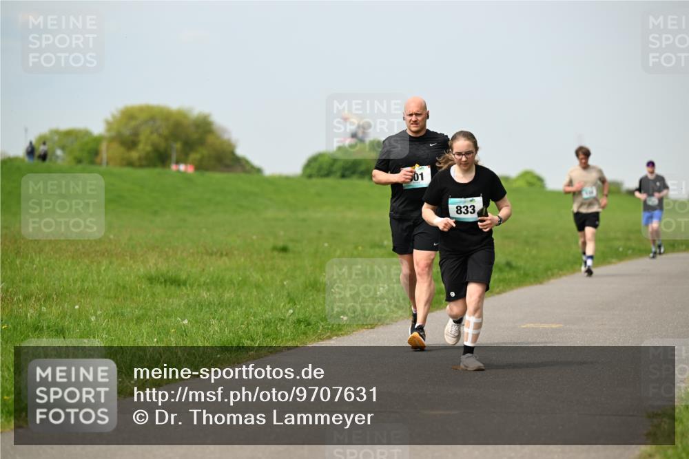10.05.2026 - 8. Wedeler Halbmarathon Dr. Thomas Lammeyer http://msf.ph/oto/9707631 10.05.2026 11:59:40 Laufen 833 meine-sportfotos.de