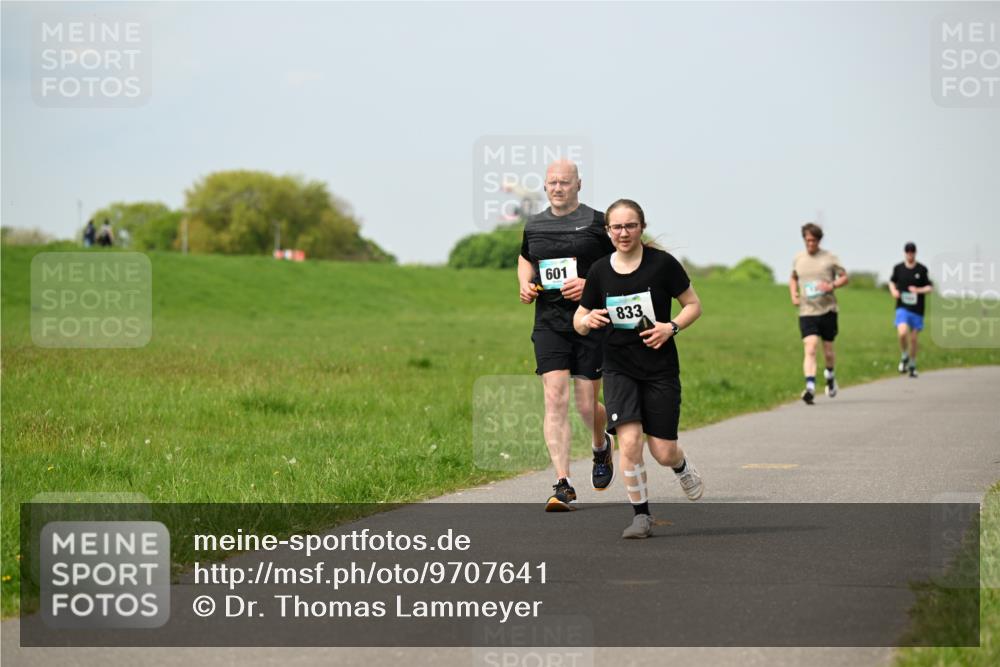 10.05.2026 - 8. Wedeler Halbmarathon Dr. Thomas Lammeyer http://msf.ph/oto/9707641 10.05.2026 11:59:40 Laufen 601, 833 meine-sportfotos.de