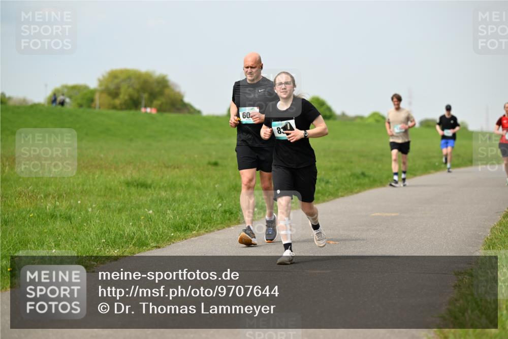 10.05.2026 - 8. Wedeler Halbmarathon Dr. Thomas Lammeyer http://msf.ph/oto/9707644 10.05.2026 11:59:41 Laufen  meine-sportfotos.de