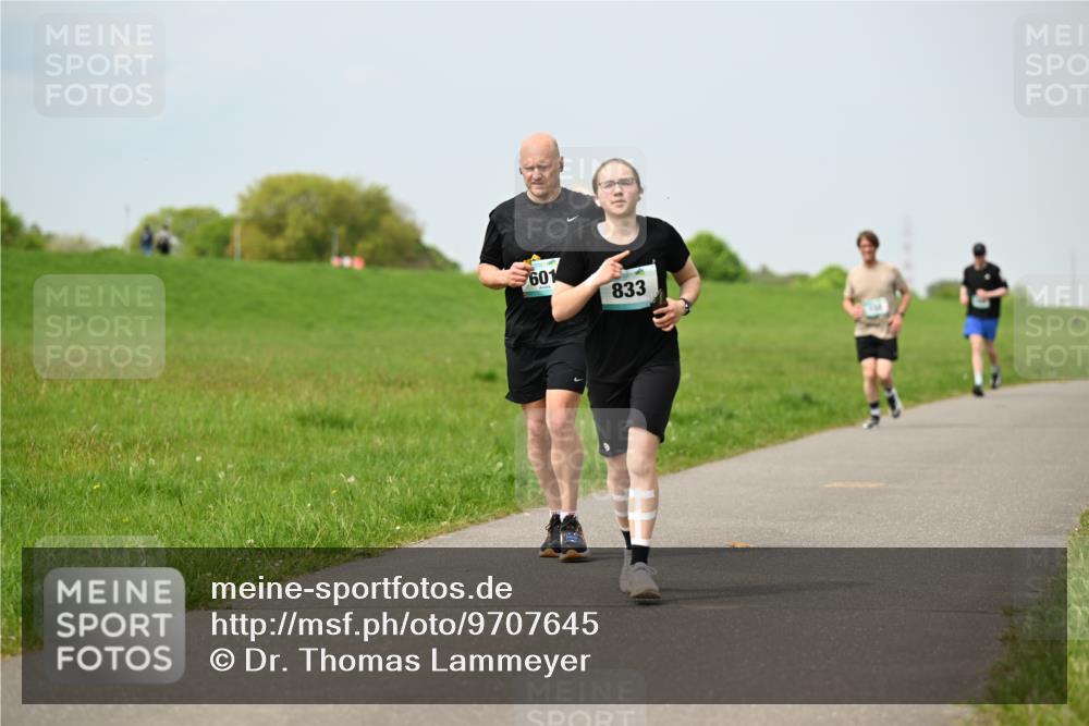 10.05.2026 - 8. Wedeler Halbmarathon Dr. Thomas Lammeyer http://msf.ph/oto/9707645 10.05.2026 11:59:41 Laufen 601, 833 meine-sportfotos.de