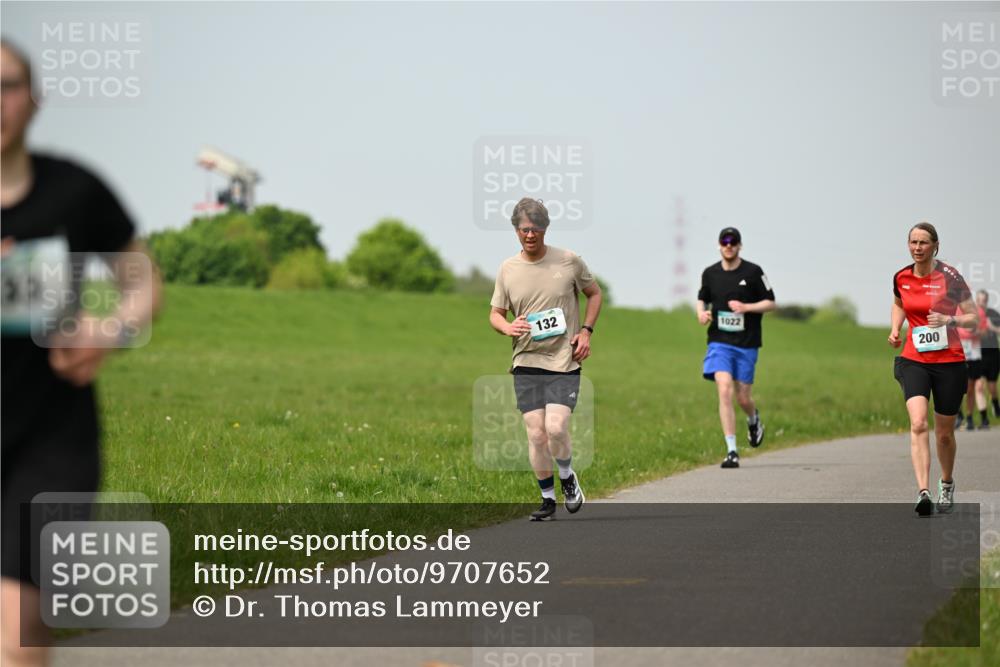 10.05.2026 - 8. Wedeler Halbmarathon Dr. Thomas Lammeyer http://msf.ph/oto/9707652 10.05.2026 11:59:43 Laufen 132, 1022, 200 meine-sportfotos.de
