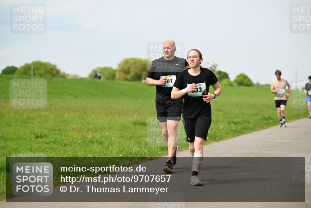 10.05.2026 - 8. Wedeler Halbmarathon Dr. Thomas Lammeyer http://msf.ph/oto/9707657 10.05.2026 11:59:42 Laufen  meine-sportfotos.de