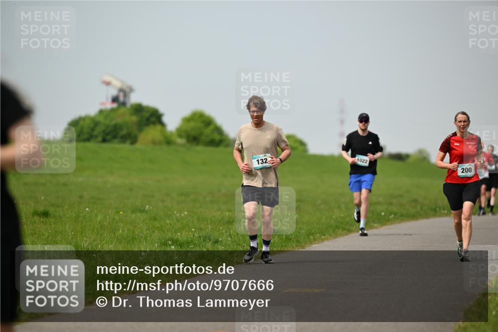 10.05.2026 - 8. Wedeler Halbmarathon Dr. Thomas Lammeyer http://msf.ph/oto/9707666 10.05.2026 11:59:43 Laufen 132, 1022, 200 meine-sportfotos.de