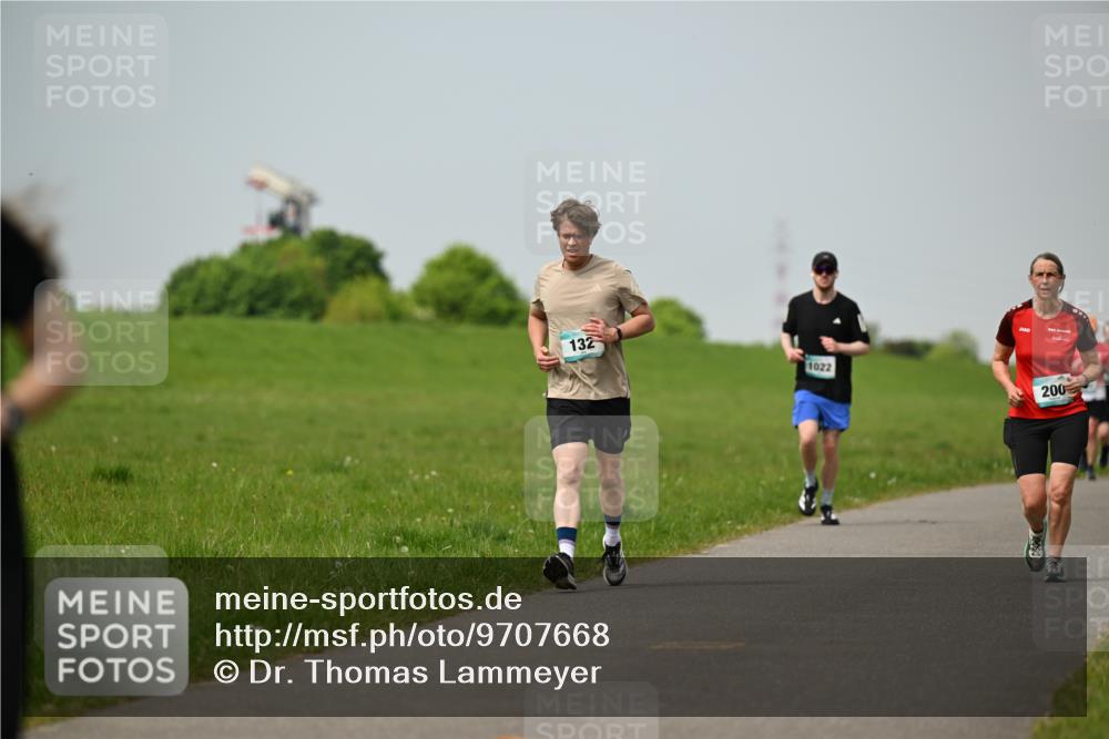 10.05.2026 - 8. Wedeler Halbmarathon Dr. Thomas Lammeyer http://msf.ph/oto/9707668 10.05.2026 11:59:44 Laufen 132, 1022, 200 meine-sportfotos.de
