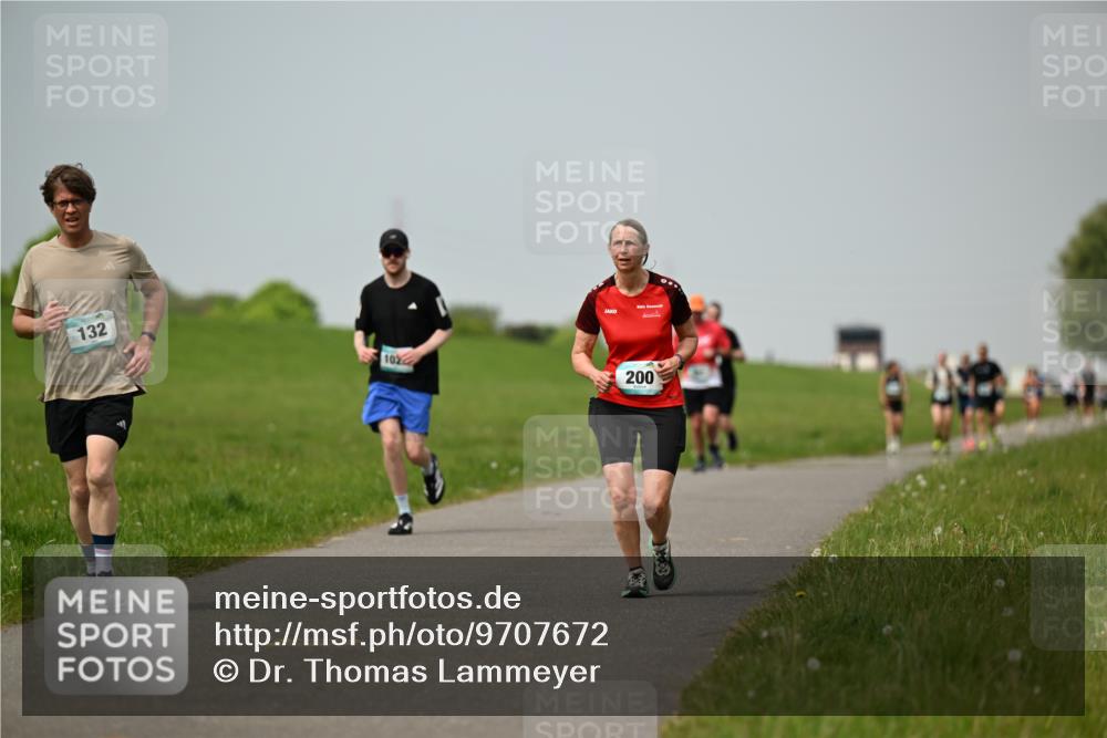 10.05.2026 - 8. Wedeler Halbmarathon Dr. Thomas Lammeyer http://msf.ph/oto/9707672 10.05.2026 11:59:45 Laufen 132, 200 meine-sportfotos.de