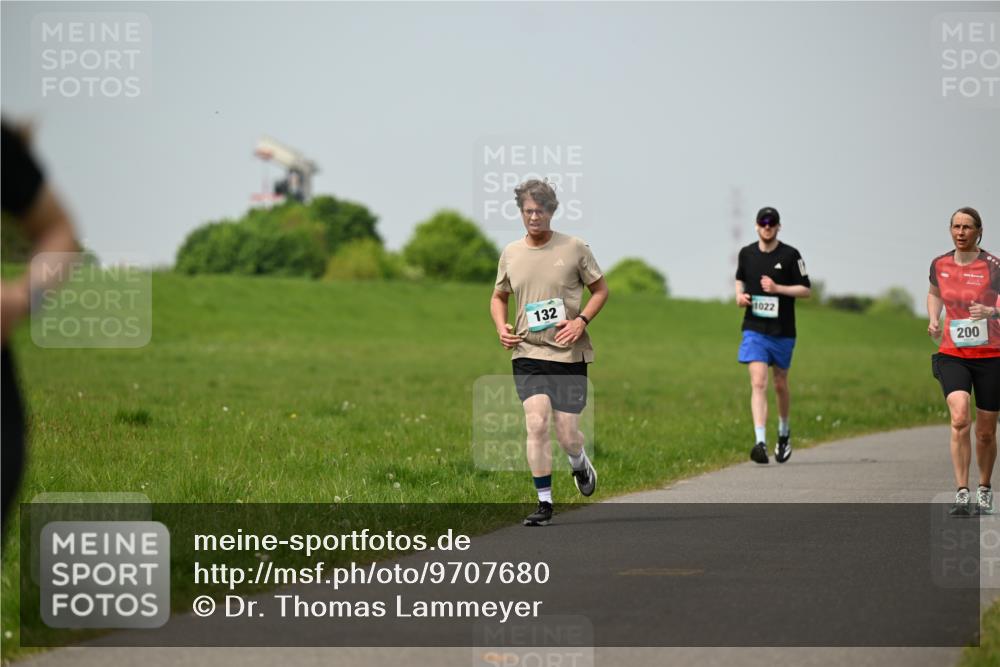 10.05.2026 - 8. Wedeler Halbmarathon Dr. Thomas Lammeyer http://msf.ph/oto/9707680 10.05.2026 11:59:44 Laufen 132, 1022, 200 meine-sportfotos.de