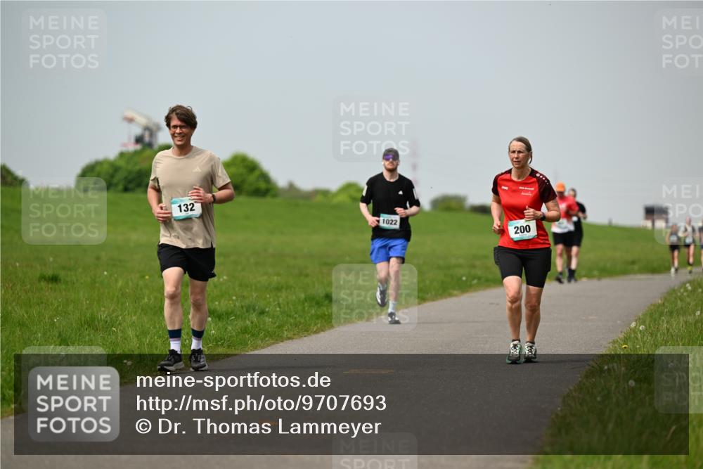 10.05.2026 - 8. Wedeler Halbmarathon Dr. Thomas Lammeyer http://msf.ph/oto/9707693 10.05.2026 11:59:46 Laufen 132, 1022, 200, 7400 meine-sportfotos.de