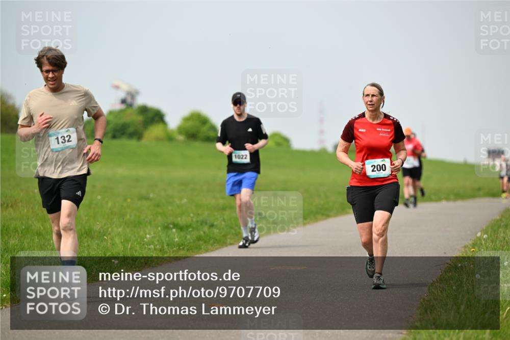 10.05.2026 - 8. Wedeler Halbmarathon Dr. Thomas Lammeyer http://msf.ph/oto/9707709 10.05.2026 11:59:48 Laufen 132, 1022, 200 meine-sportfotos.de