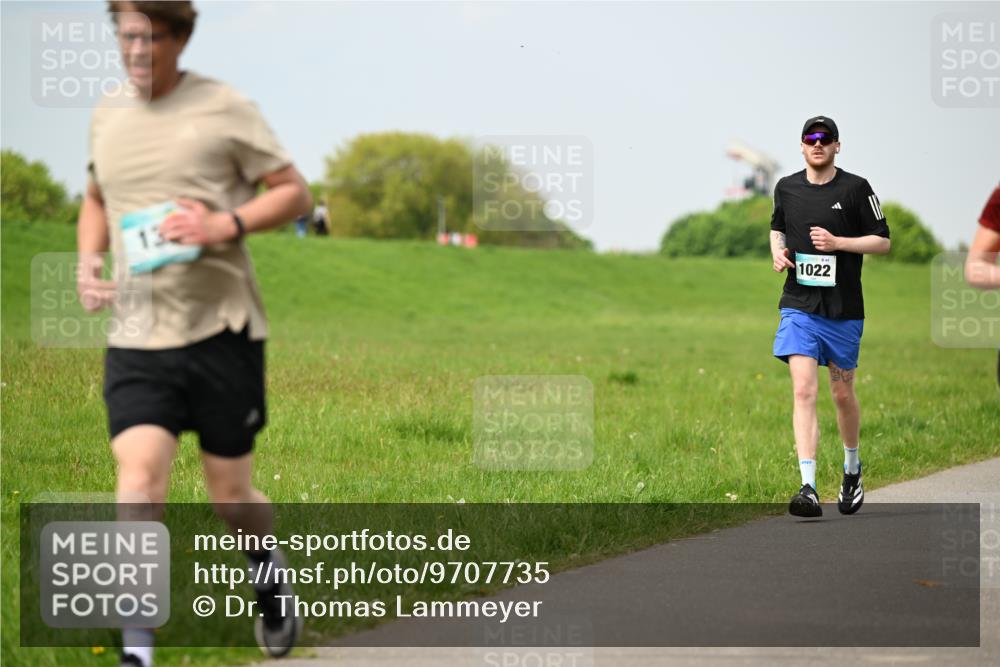 10.05.2026 - 8. Wedeler Halbmarathon Dr. Thomas Lammeyer http://msf.ph/oto/9707735 10.05.2026 11:59:50 Laufen 1022 meine-sportfotos.de