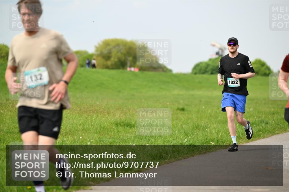10.05.2026 - 8. Wedeler Halbmarathon Dr. Thomas Lammeyer http://msf.ph/oto/9707737 10.05.2026 11:59:50 Laufen 132, 1022 meine-sportfotos.de