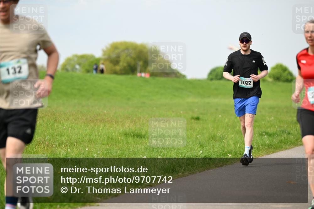 10.05.2026 - 8. Wedeler Halbmarathon Dr. Thomas Lammeyer http://msf.ph/oto/9707742 10.05.2026 11:59:50 Laufen 132, 1022 meine-sportfotos.de