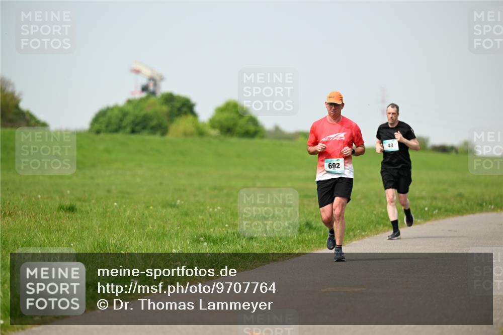 10.05.2026 - 8. Wedeler Halbmarathon Dr. Thomas Lammeyer http://msf.ph/oto/9707764 10.05.2026 11:59:56 Laufen 692 meine-sportfotos.de