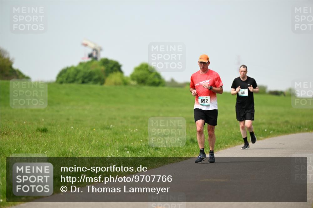 10.05.2026 - 8. Wedeler Halbmarathon Dr. Thomas Lammeyer http://msf.ph/oto/9707766 10.05.2026 11:59:56 Laufen 692 meine-sportfotos.de