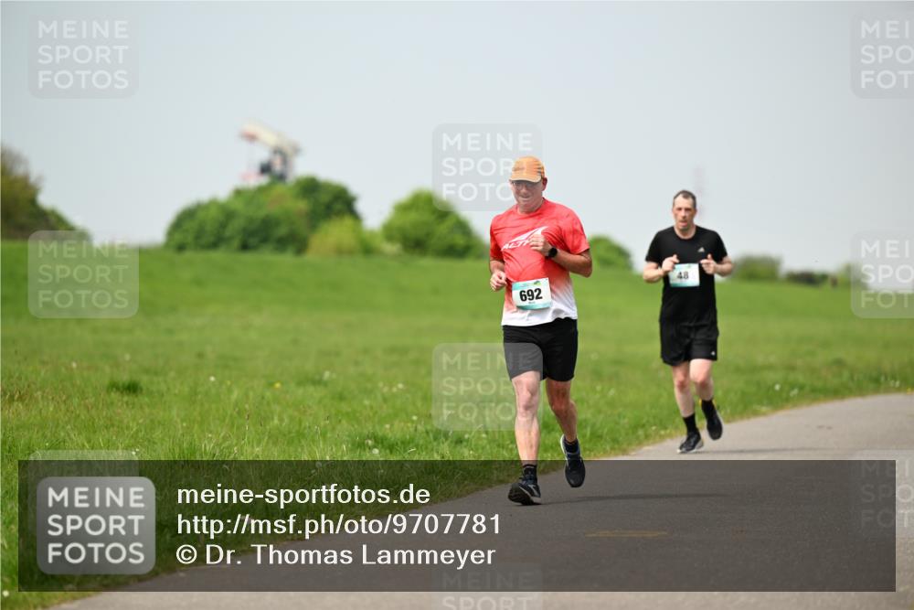 10.05.2026 - 8. Wedeler Halbmarathon Dr. Thomas Lammeyer http://msf.ph/oto/9707781 10.05.2026 11:59:57 Laufen 692 meine-sportfotos.de